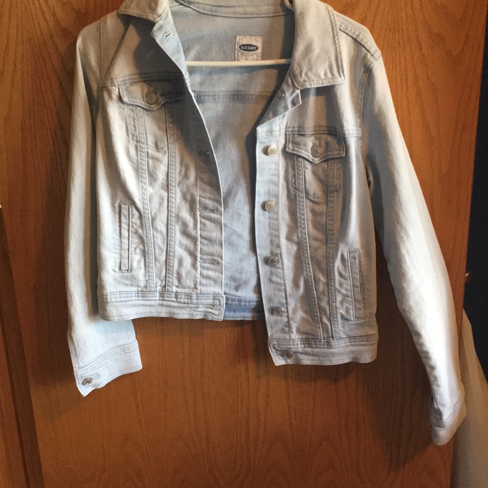 Light wash denim jean jacket